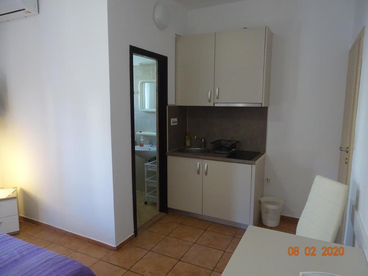 Apartments Antea & Magdalena Pirovac Buitenkant foto