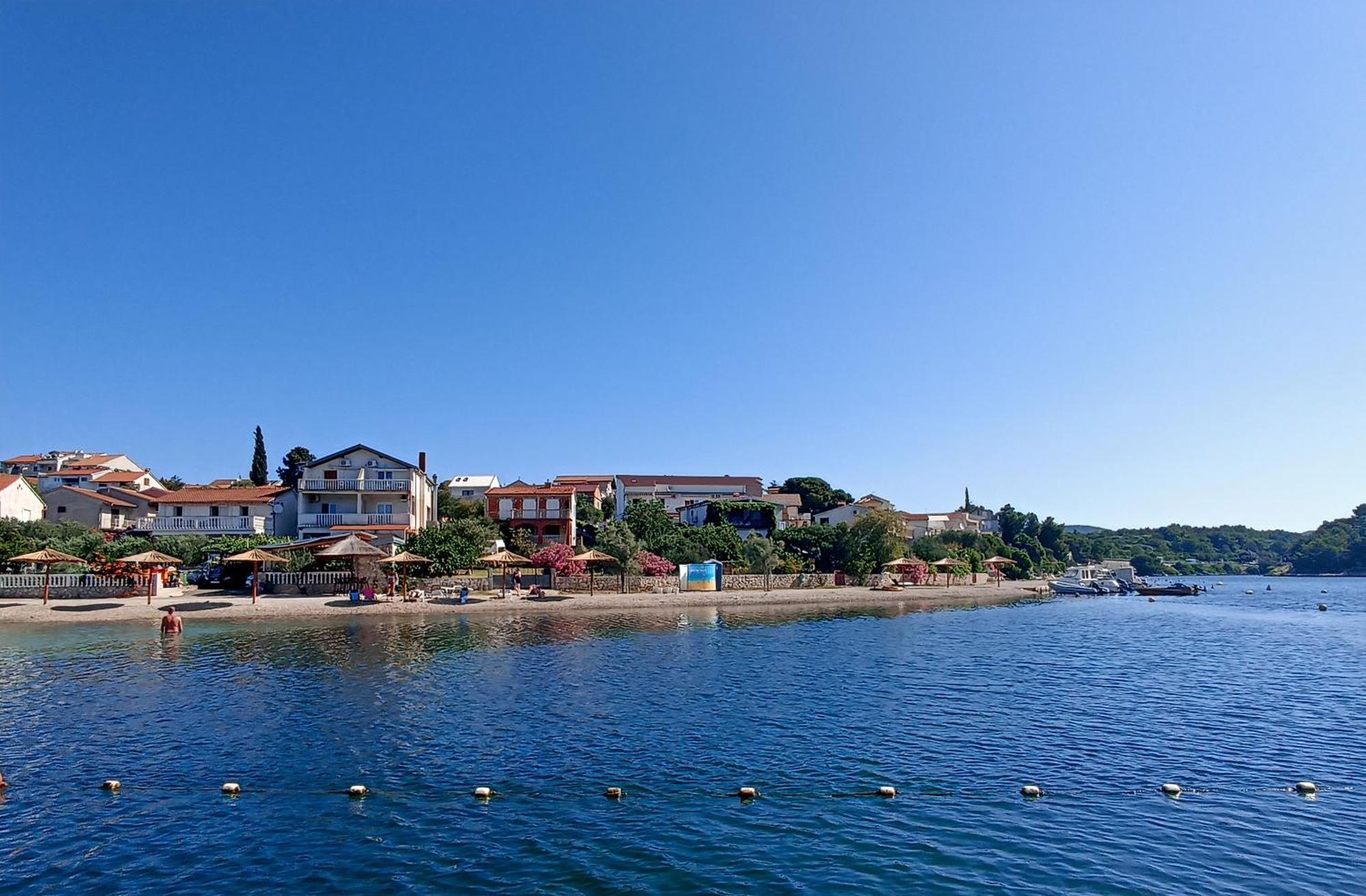 Apartments Antea & Magdalena Pirovac Buitenkant foto